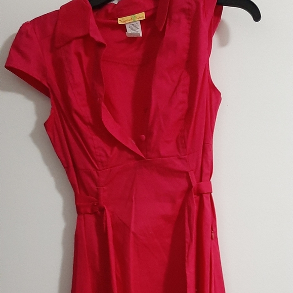 Dresses - Picture 10 of 10